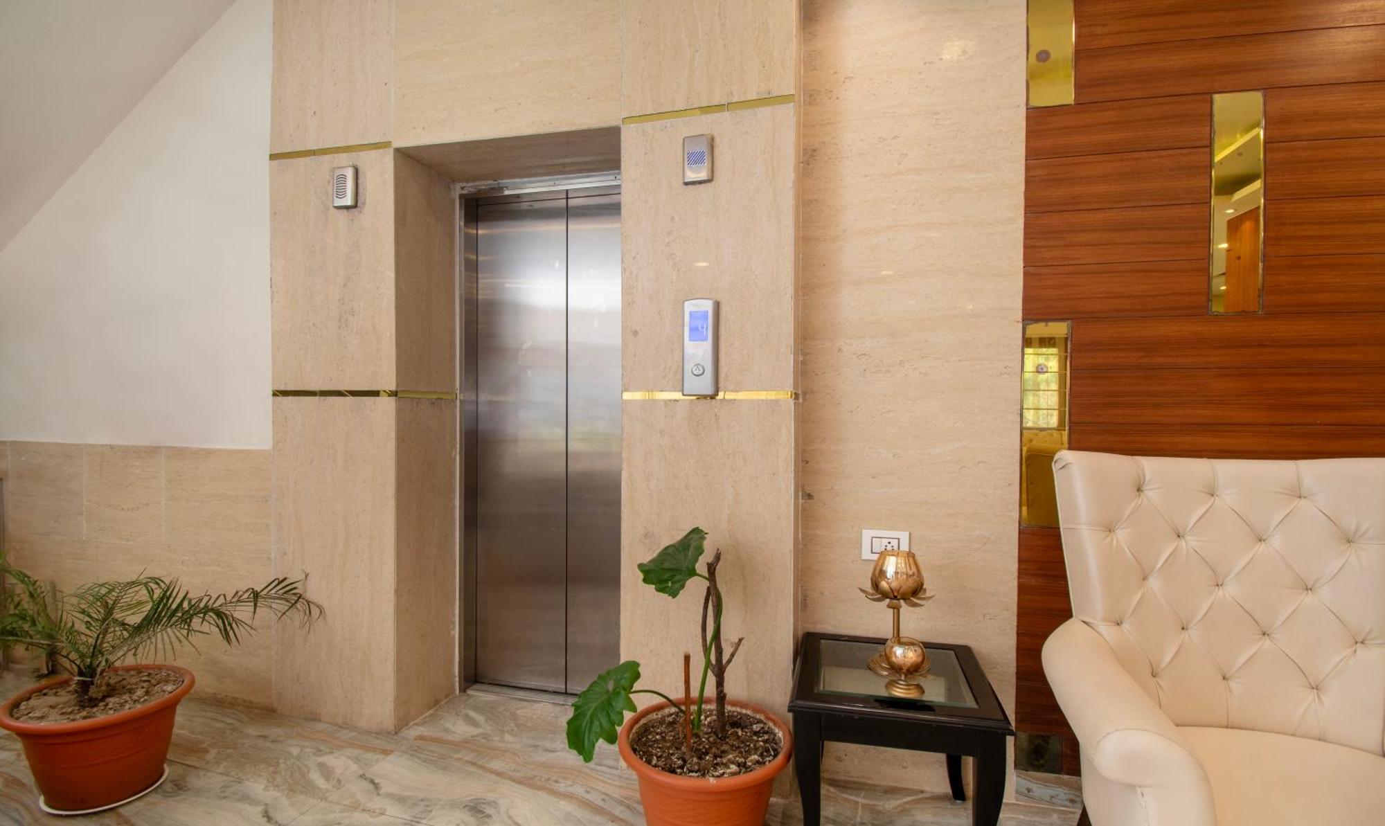 Hotel Ambika Residency, Near Hidimba Devi Temple Manāli Zewnętrze zdjęcie