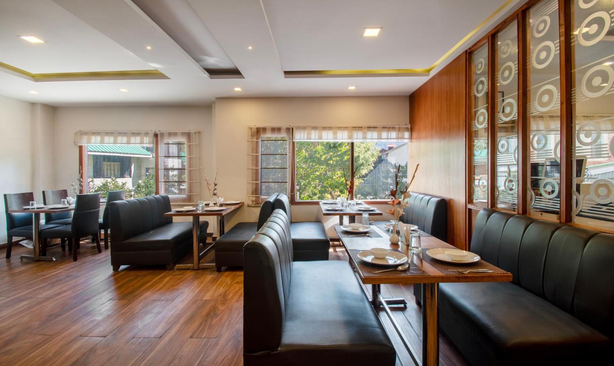 Hotel Ambika Residency, Near Hidimba Devi Temple Manāli Zewnętrze zdjęcie